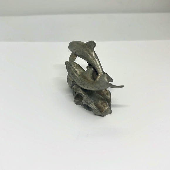 Vintage Hudson Fine Pewter Dolphins on Waves #2707 Dated 1992 Miniature - Picture 4 of 7